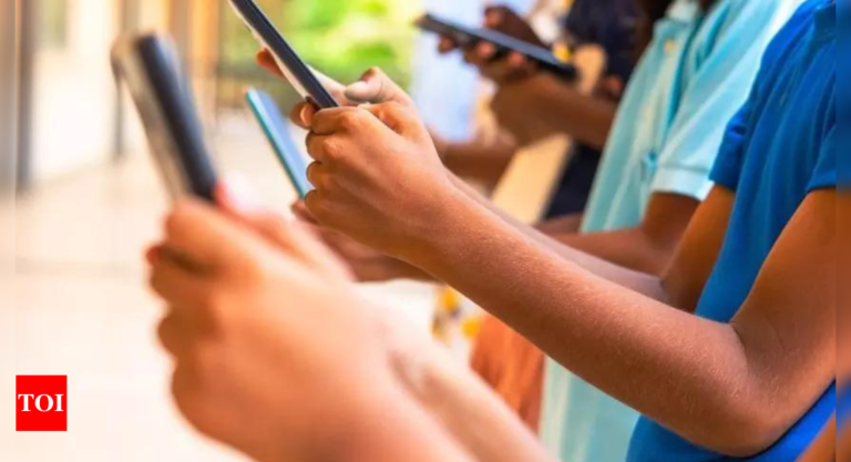 7 Android apps ‘popular’ among smartphone users across the world to improve reading skills - Times of India
