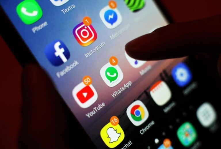 Is WhatsApp down? Thousands of users reporting issues with app