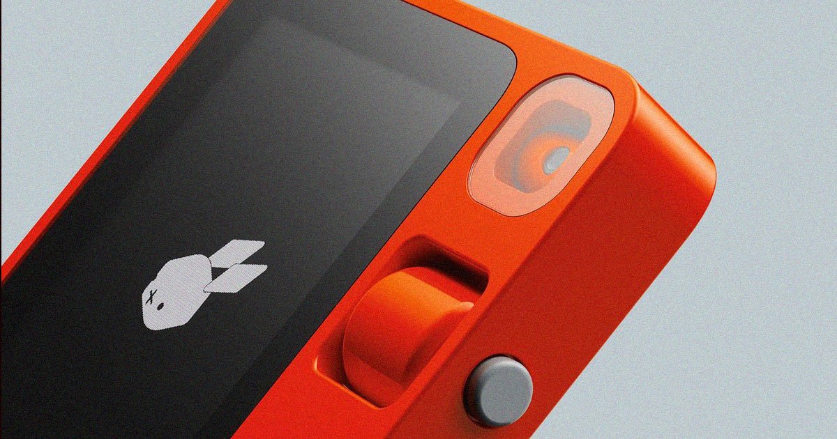 Pricey AI "Device" Turns Out to Just Be an Android App With Extra Steps