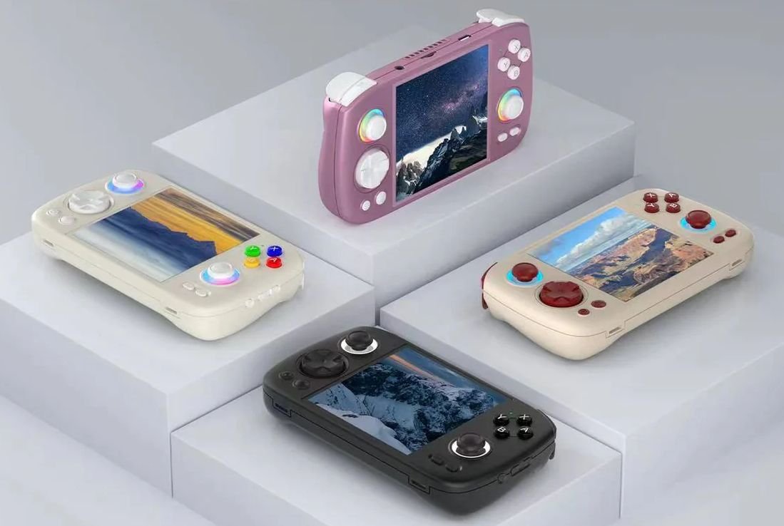 Anbernic RG Cube now available for $160 and up (Android handheld game console with a 4 inch square display) - Liliputing