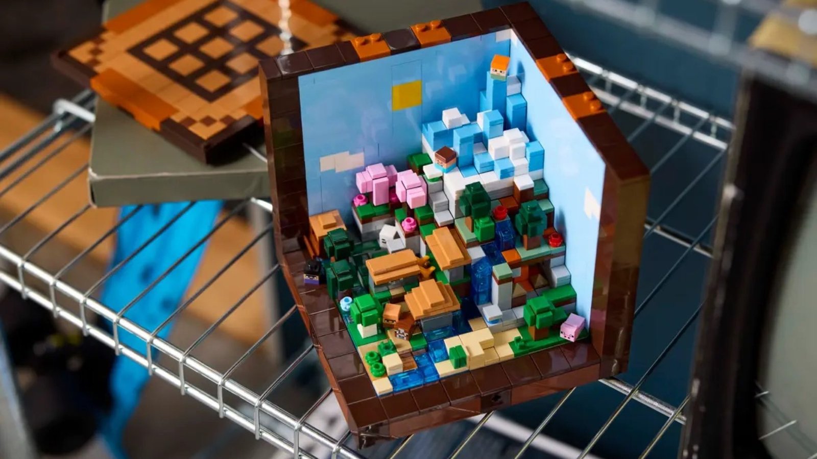 LEGO Celebrates the 15 Years of Minecraft with The Crafting Table Set