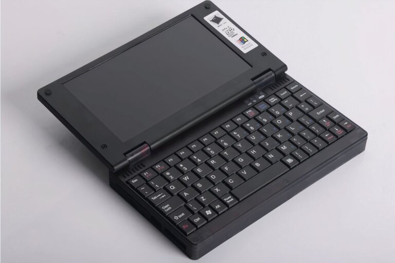 You can buy a brand-new Windows 95 laptop in 2024, and it nails the retro look perfectly