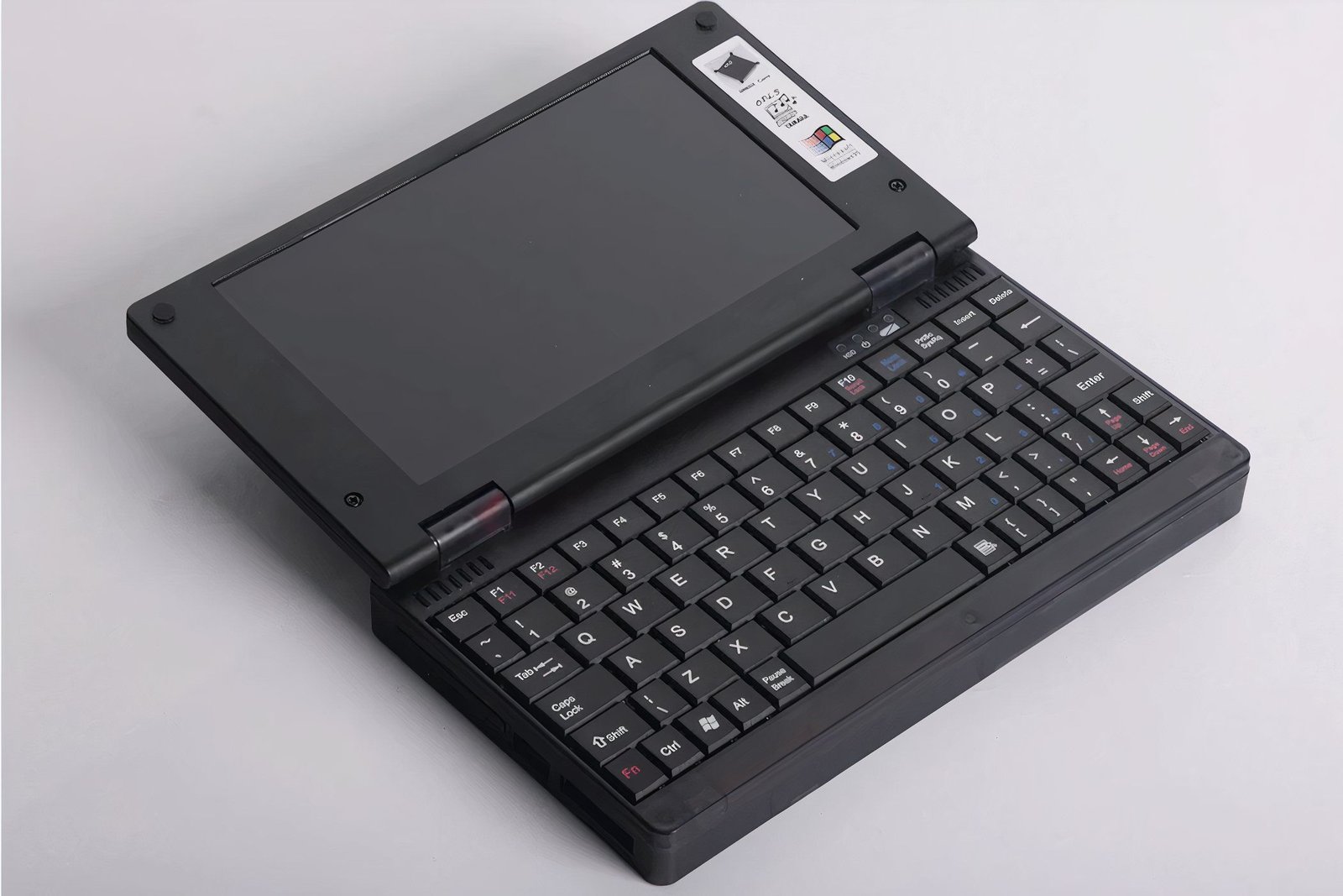 You can buy a brand-new Windows 95 laptop in 2024, and it nails the retro look perfectly