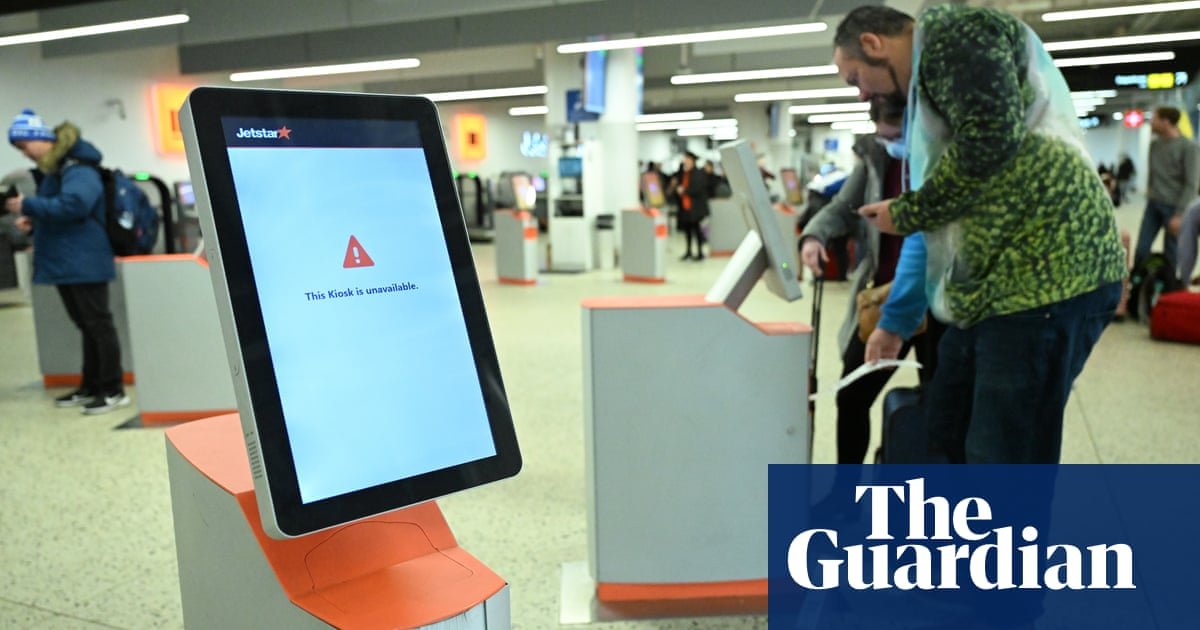 Crowdstrike tells Australian government it is ‘close to rolling out automatic fix’ after global outage