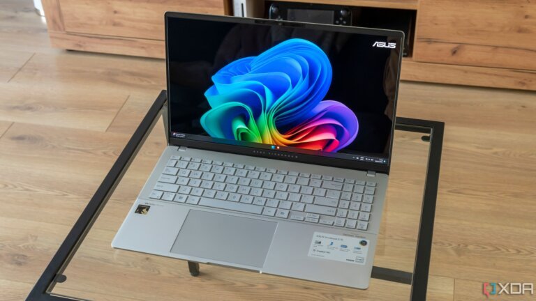 How to personalize your taskbar in Windows 11
