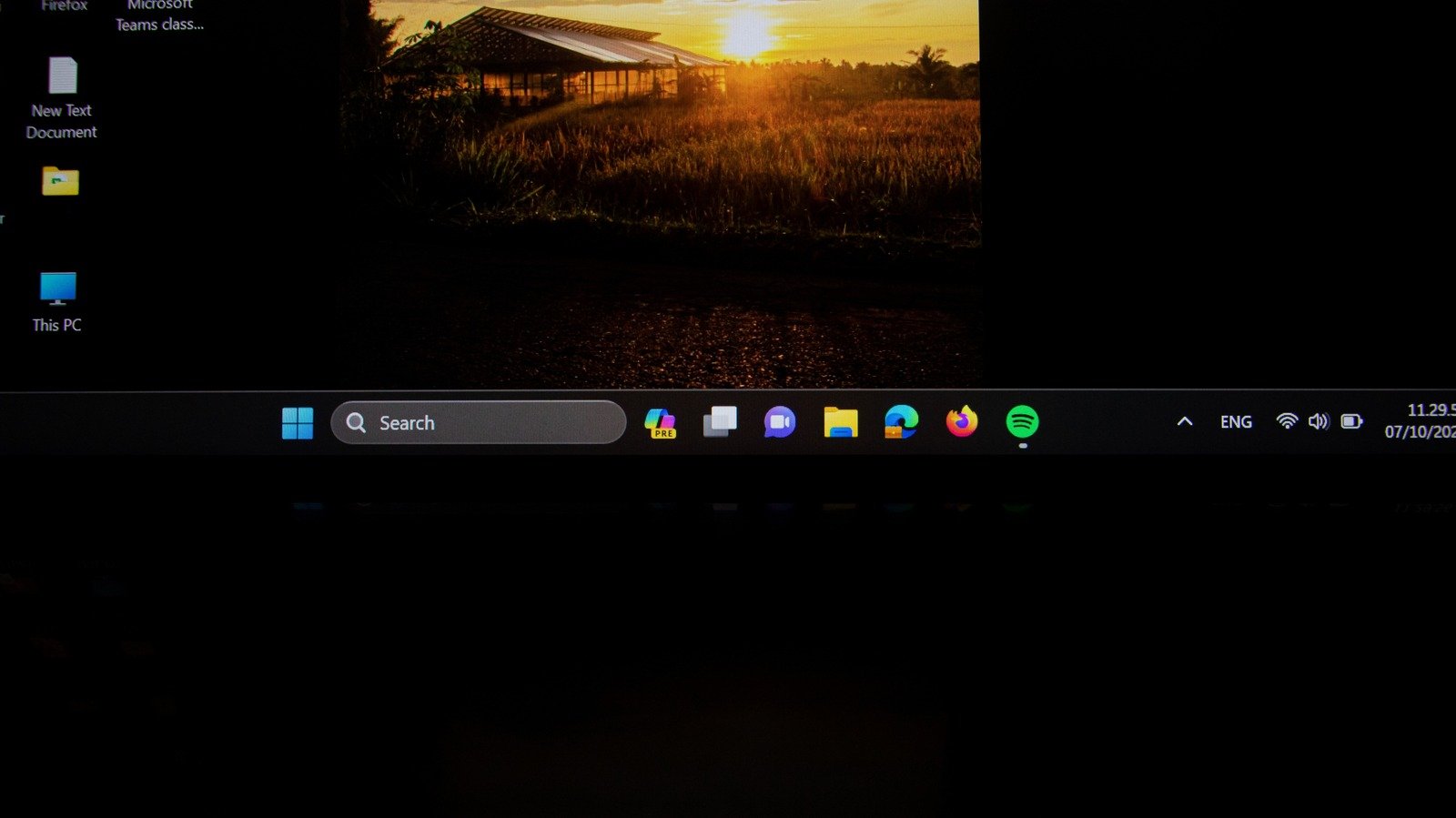 Want To Change The Taskbar Location In Windows 11? Here's How To Move It - SlashGear