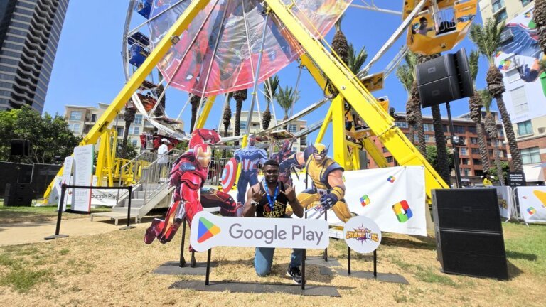 I went to San Diego Comic-Con and experienced Google and Samsung's booths — here's how it went