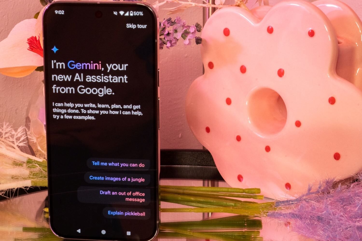 Gemini
Extensions
Will
Help
Google’s
AI
Take
Over
Your
Android
Phone