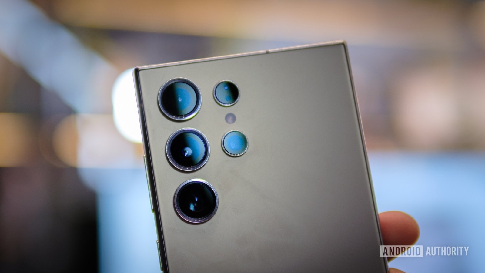 The redesigned camera app in One UI 7 is all about one-handed usage