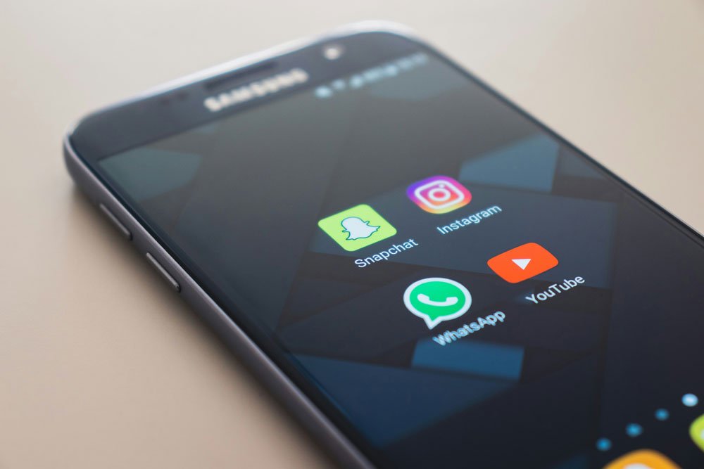 How Do Californians Use Messaging Apps