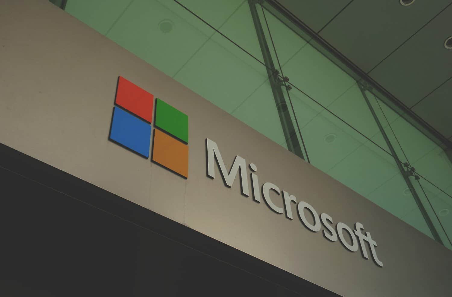 Microsoft shares policy after upgrade debacle around Windows Server 2025