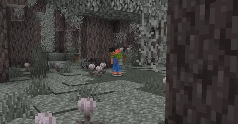 Minecraft update explained: How to find Pale Garden and defeat the Creaking mob