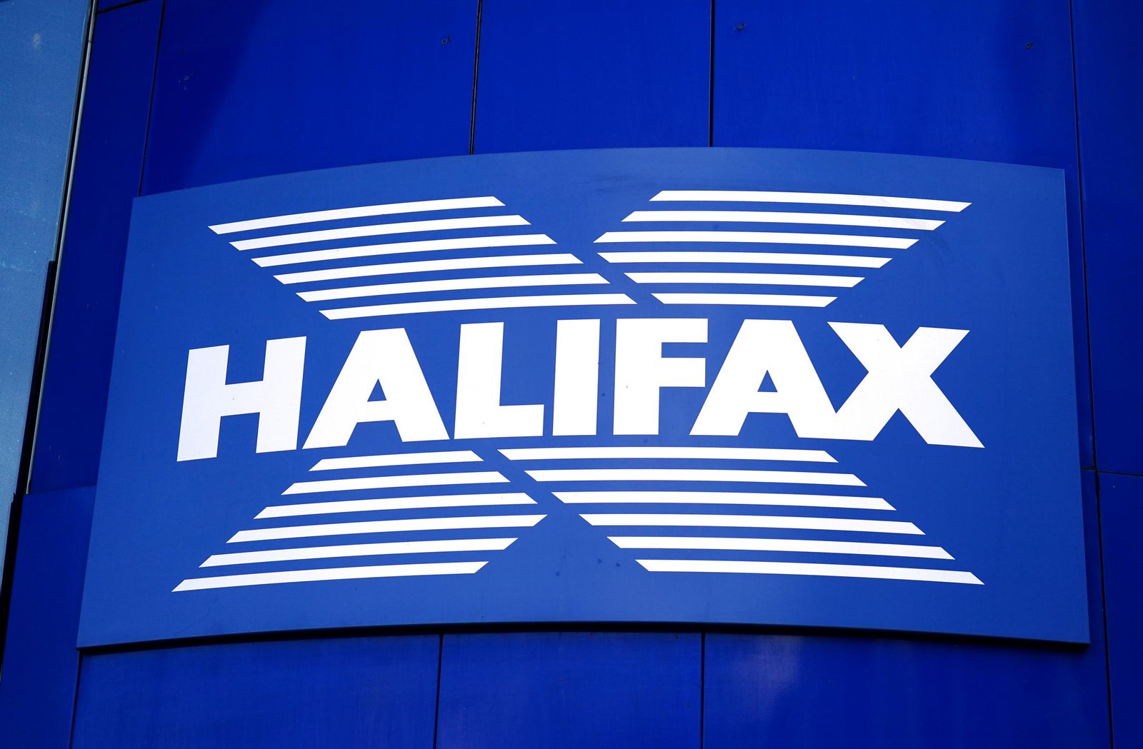 Lloyds and Halifax banking app customers urged 'do not make repeat payments'