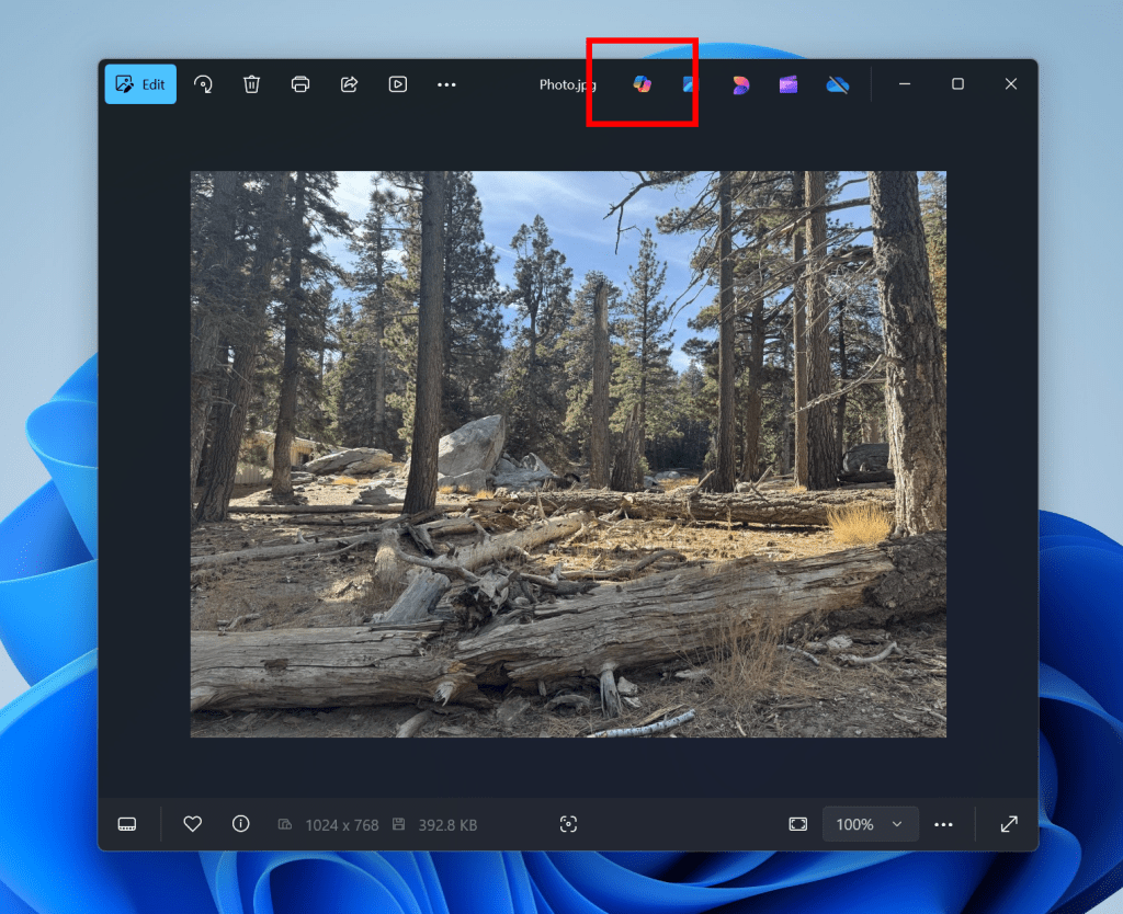 A useless Copilot button is being tested on Windows Photos