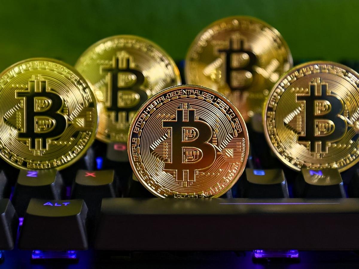 Новый вирус стал атаковать криптокошельки пользователей ПК