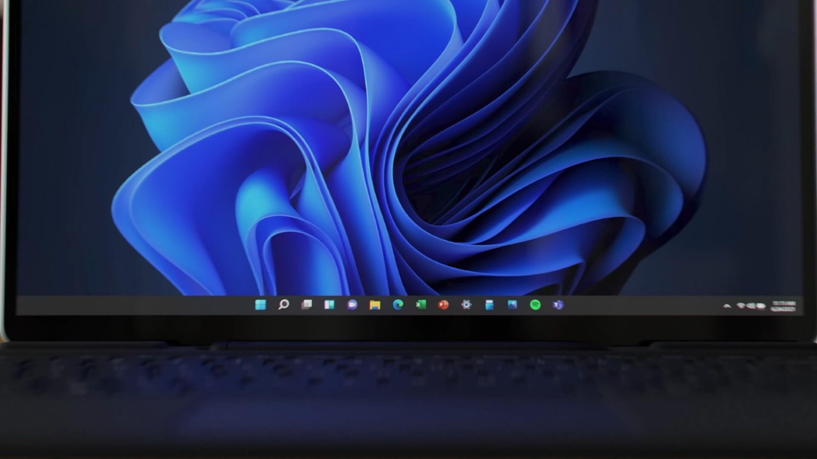 Microsoft tests Windows 11 Start menu's smart snap suggestions, PC specs guide FAQ in Settings
