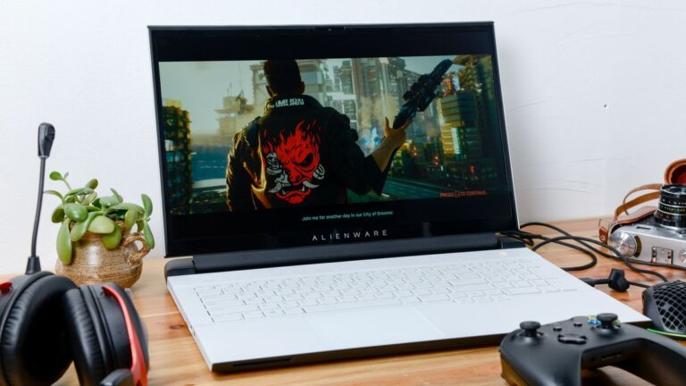 Windows 10 is supposed to be dying, so why are gamers running back to it?