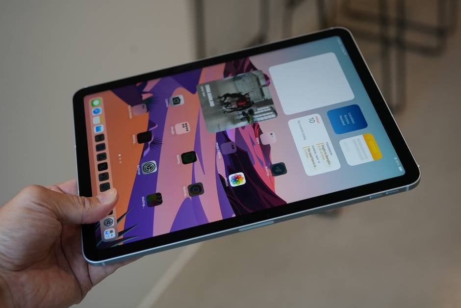 Tiny11's creator squashed Windows 11 ARM onto an iPad Air M2, and it works better than you'd think