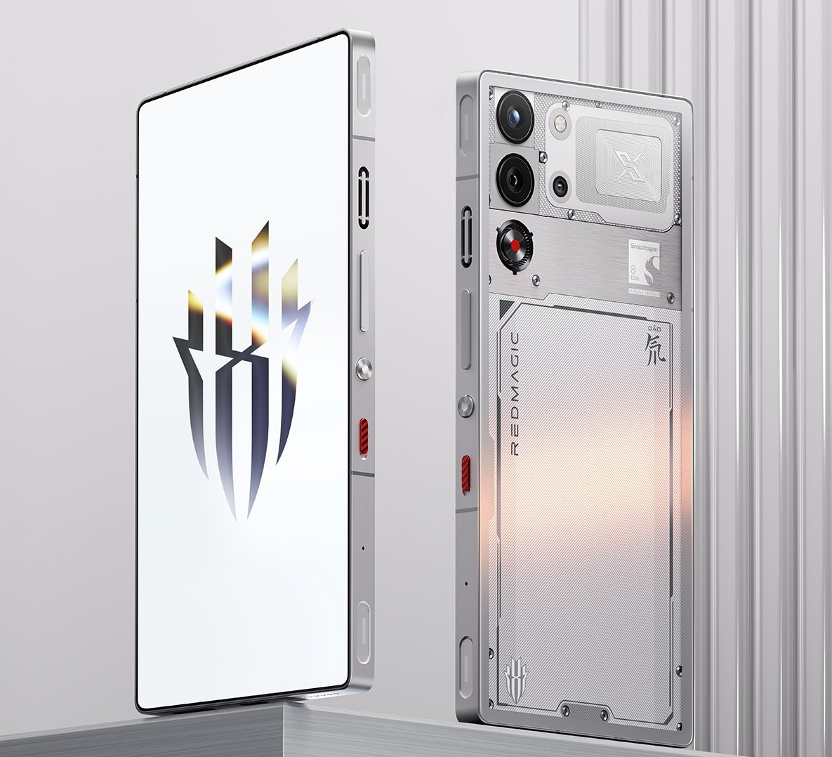 REDMAGIC 10S Pro gaming phone supports PC games (thanks to emulation and an overclocked Snapdragon 8 Elite processor)