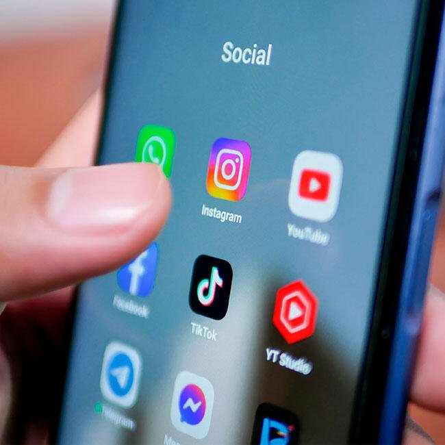 These 2 Android Apps Are Draining Your Battery And Wasting Storage: Facebook, More