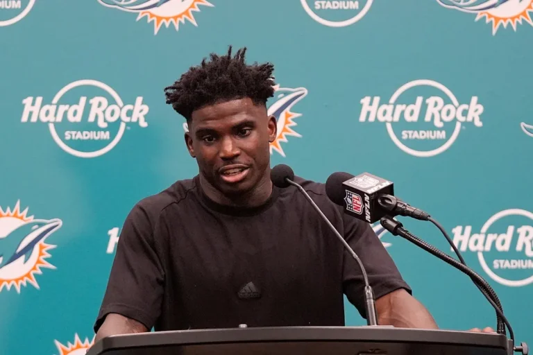 Tyreek Hill breaks silence over controversial Colts Minecraft schedule video