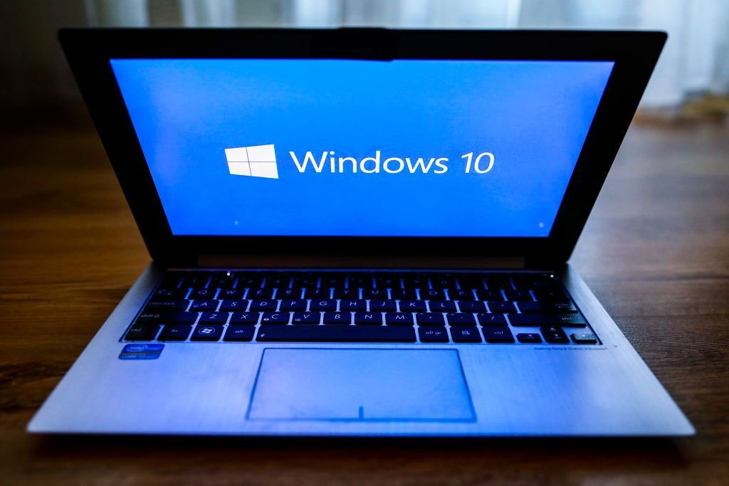 Windows 10 support is ending — but End of 10 wants you to switch to Linux