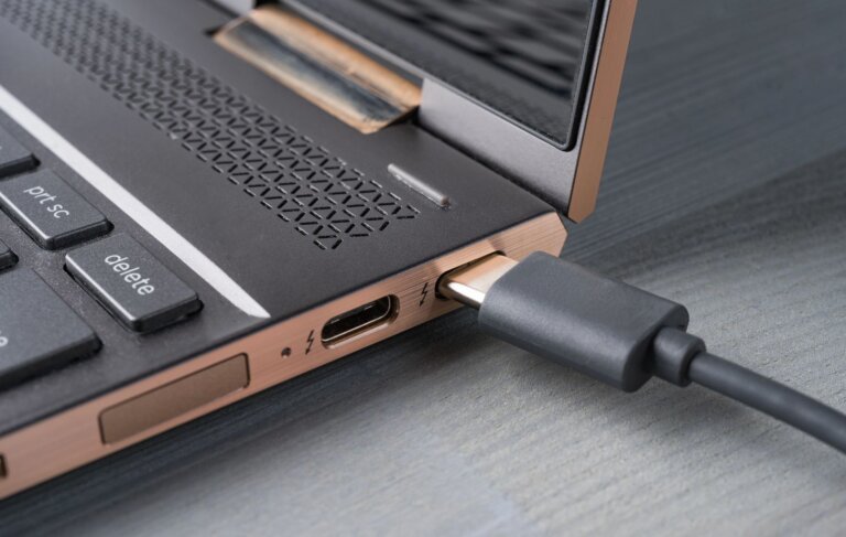 Make USB-C great again: Microsoft requires full functionality of all PC ports for Windows 11 certificate