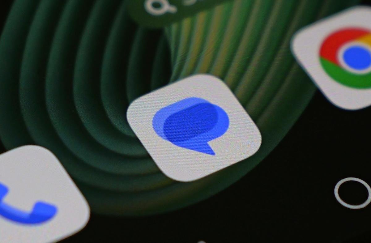 Google Messages can now blur nude images on Android