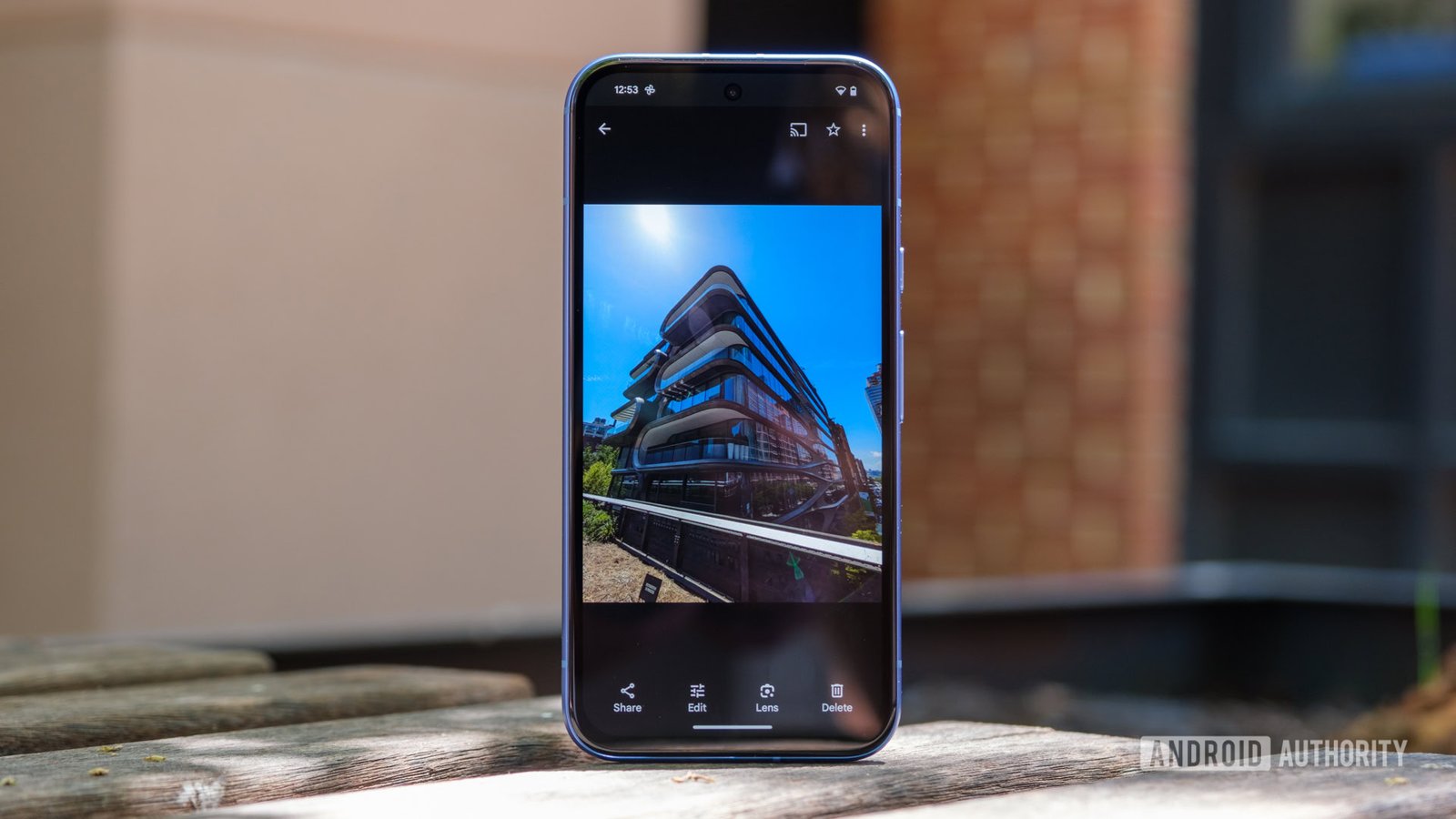 Google Photos wants to help you spot deepfakes and AI edits (APK teardown)