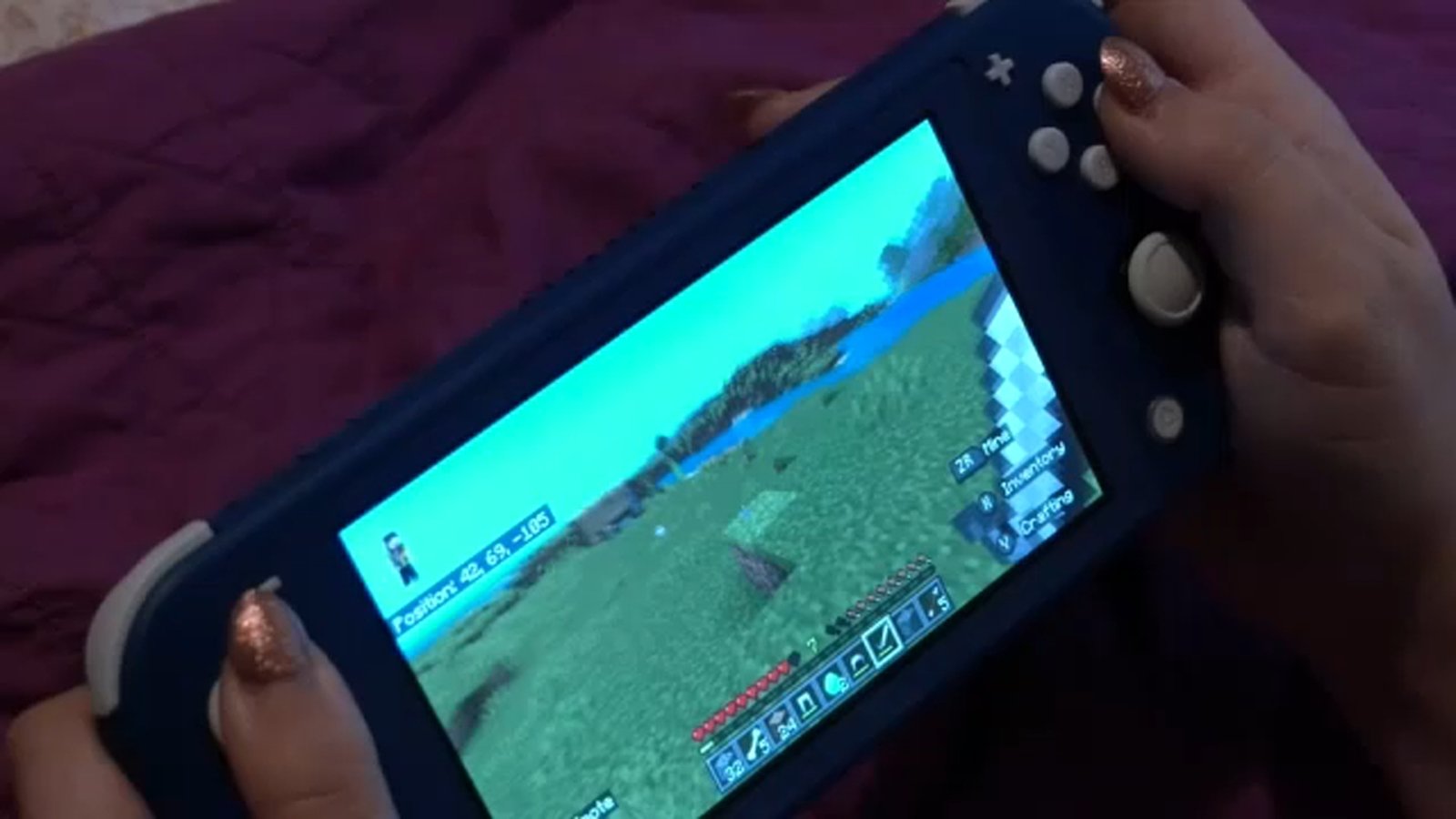 Scammers targeting kids and teens Minecraft gamers, security expert warns