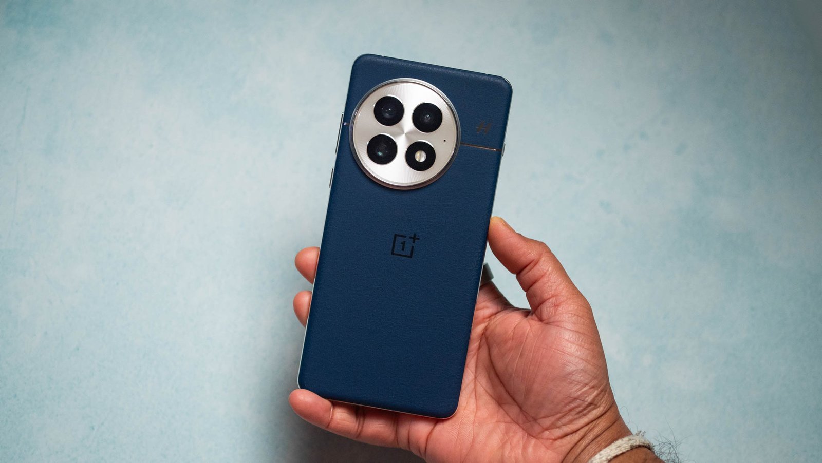 Flaw in OnePlus phones lets apps read your texts, fix rolling out soon