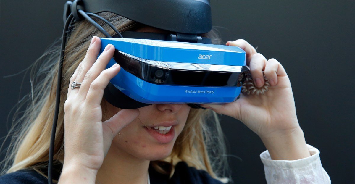 Xbox engineer brings Windows Mixed Reality headsets back to life