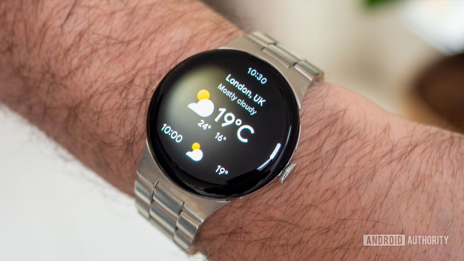 Here's a better look at the new Pixel Weather app for Wear OS, with Material 3 Expressive design