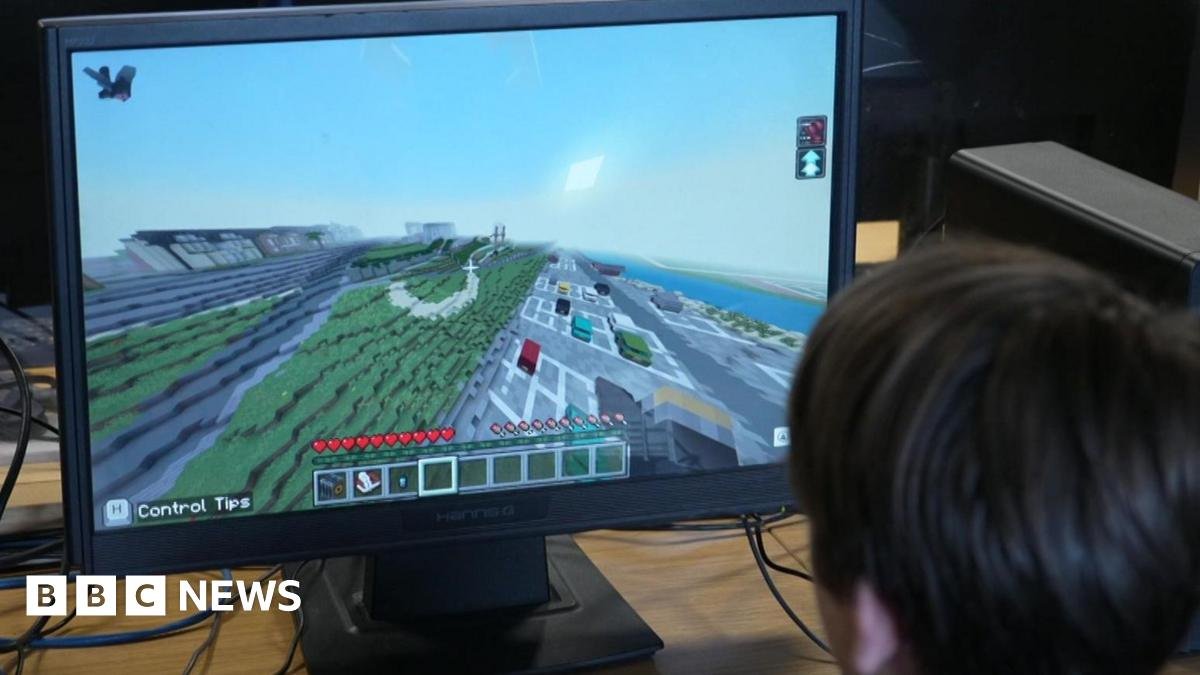 Minecraft-style game based on Bude to help teach climate change