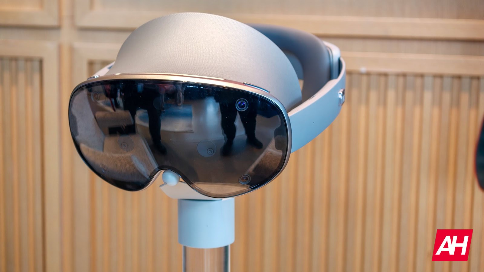 Samsung Galaxy XR Headset First Apps Spotted in Play Store