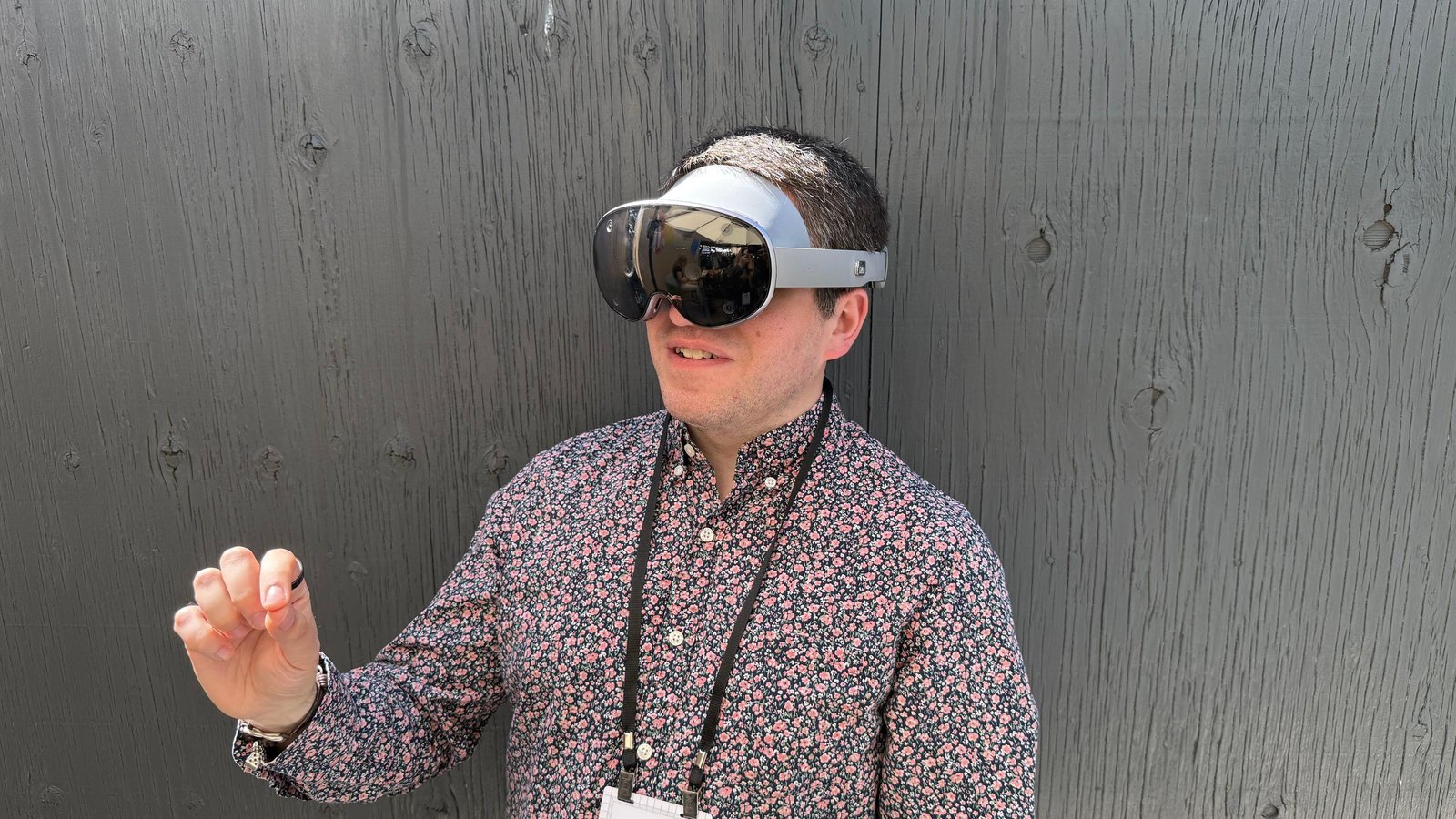 The first Android apps for the Samsung Galaxy XR headset are already showing up