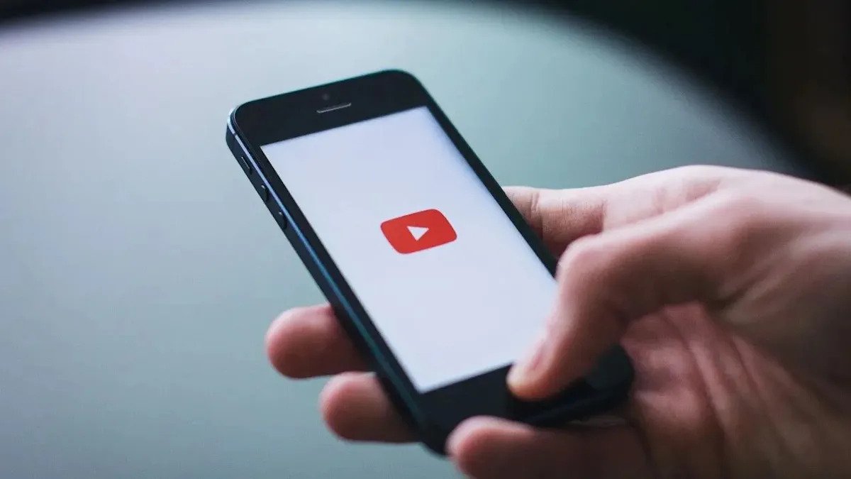 3,000+ YouTube videos deliver malware disguised as free software