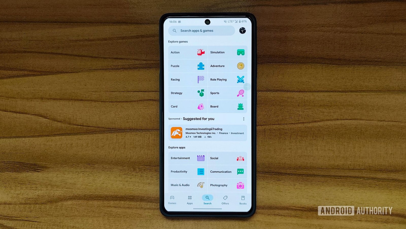 I wish the Play Store copies this time-saving feature for large game updates