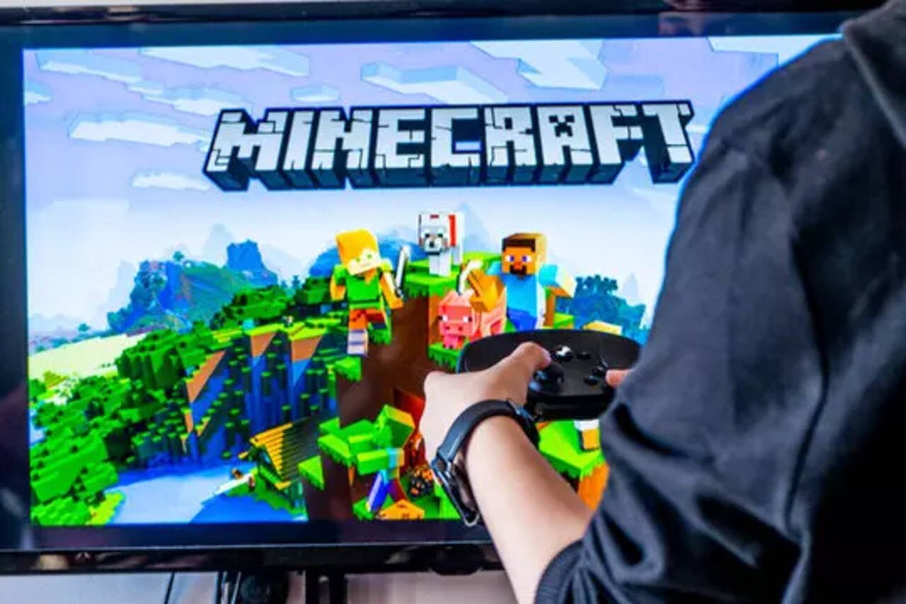 Is Minecraft Down? Thousands Report Server Outage And Login Issues