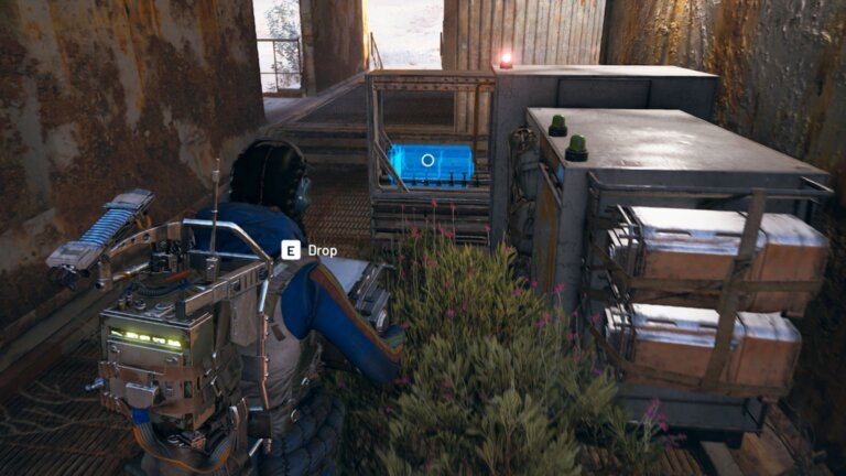 It turns out that I've been carrying heavy items wrong in Arc Raiders for over 50 hours, though the best method is far from intuitive