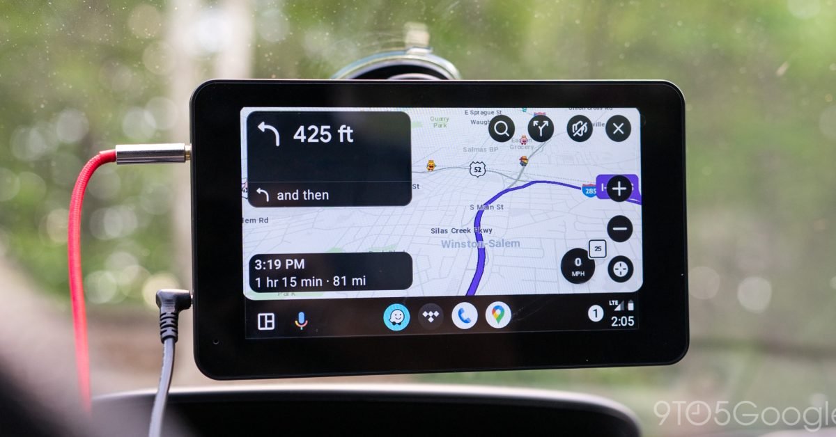 You can finally use Waze on your phone while connected to Android Auto