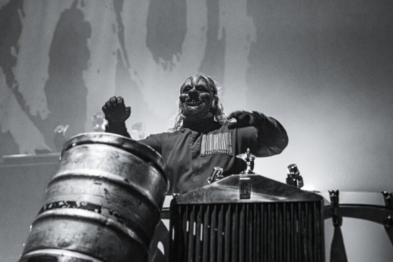 Clown of Slipknot states that "AI is part of life" and talks about his passion for Minecraft