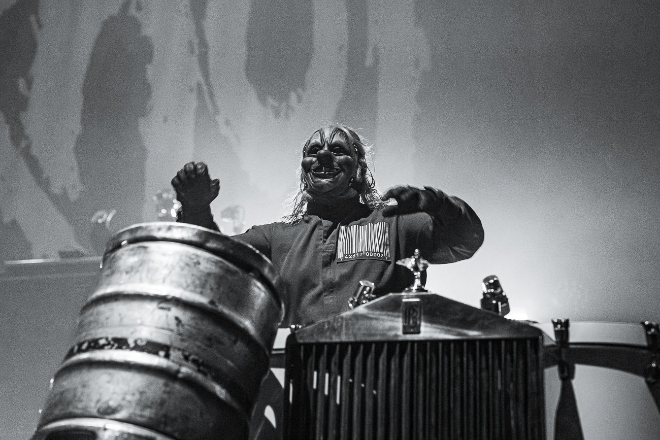 Clown of Slipknot states that "AI is part of life" and talks about his passion for Minecraft