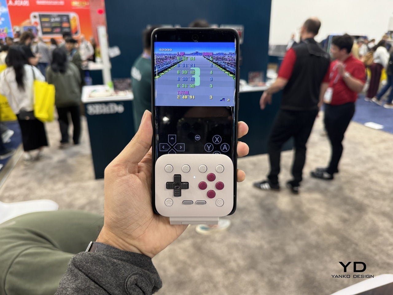 8BitDo FlipPad controller for enjoying portrait games on Android and iOS