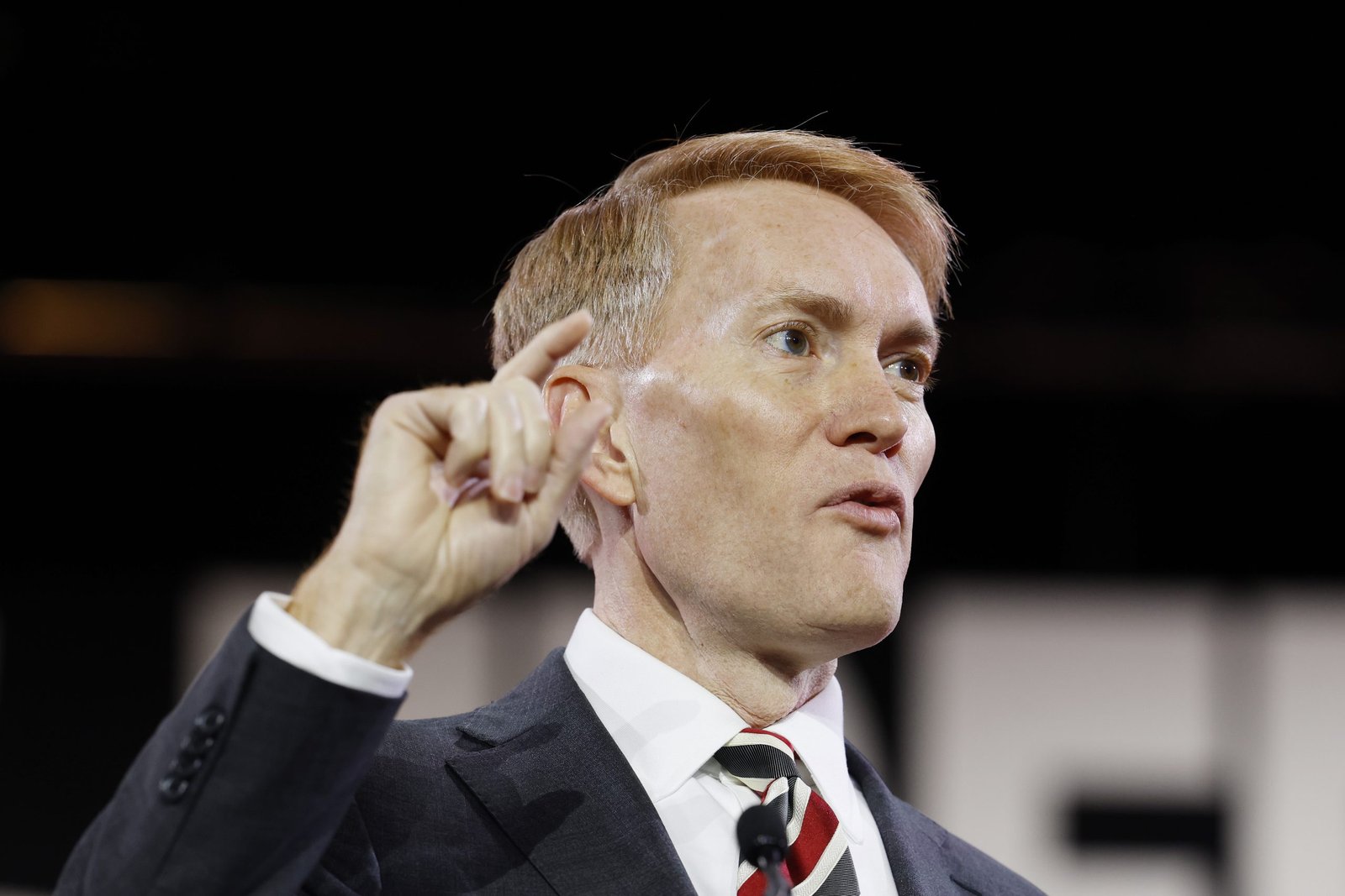 CCP-Controlled Messaging App WeChat Used for ‘Coordination Among Chinese Criminal Networks’ in US, Sen Lankford Writes to Trump