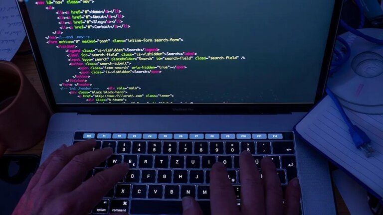 Fake error popups are spreading malware fast
