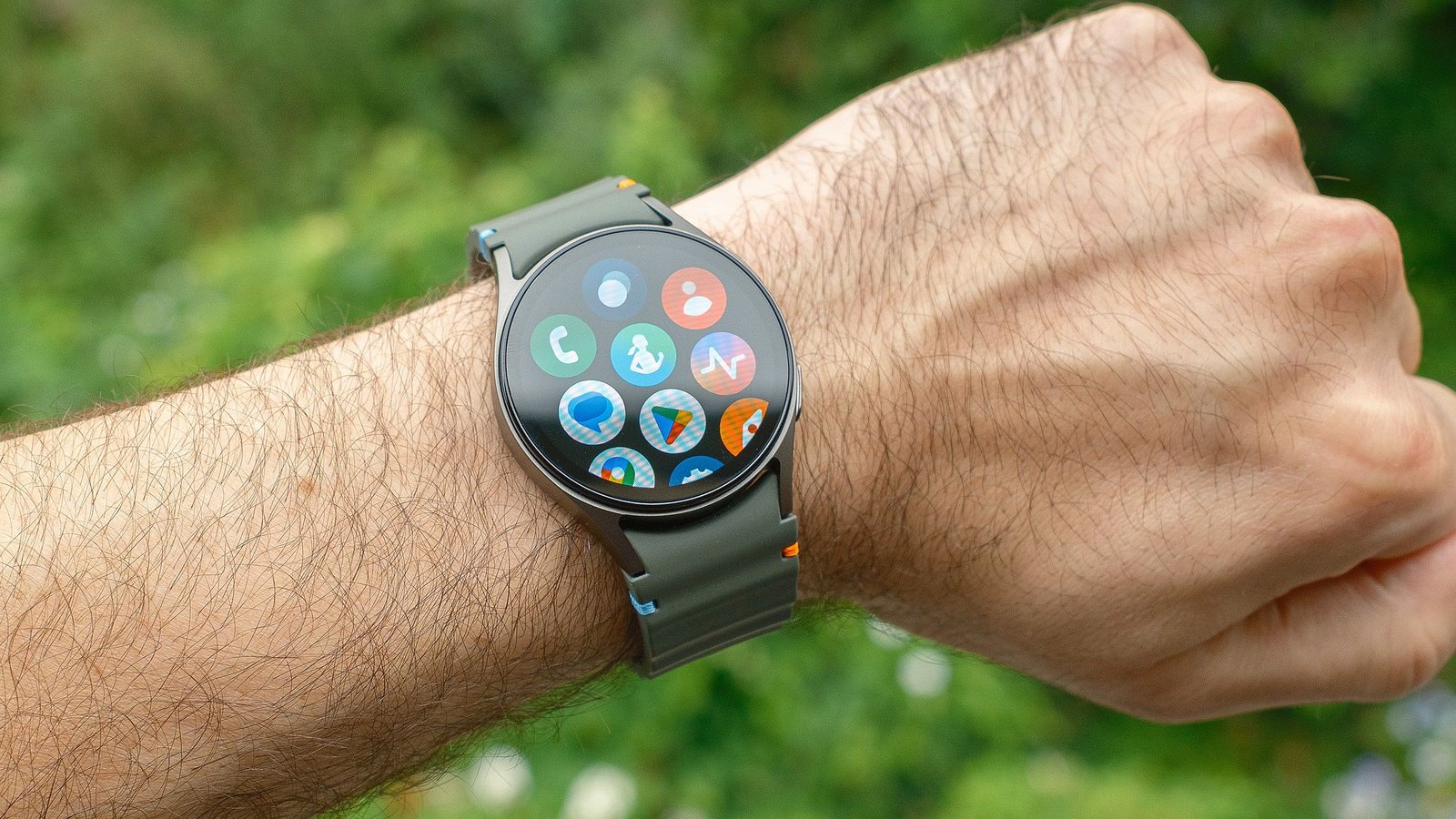 Just got an Android smartwatch? Install these 3 apps immediately