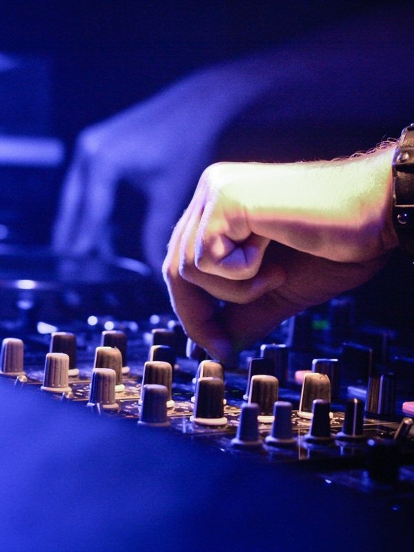 Slack Messenger Review 2026: The Collaboration Lifeline Your Inbox Secretly Hates