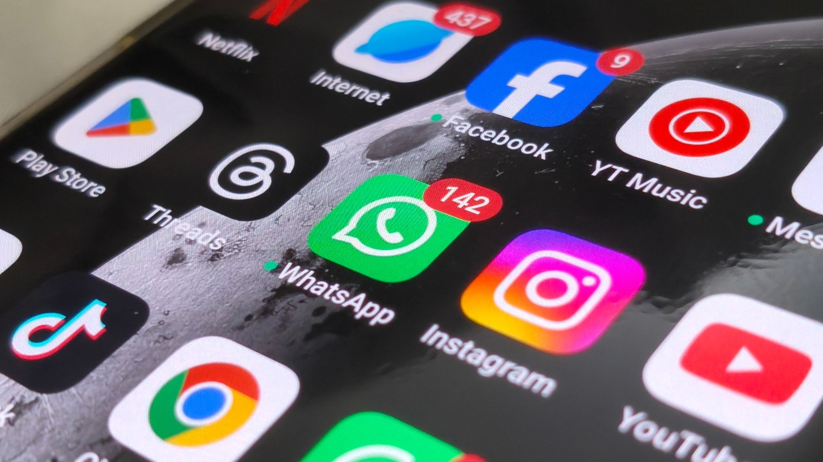 5 Android Apps That Are Probably Slowing Down Your Phone