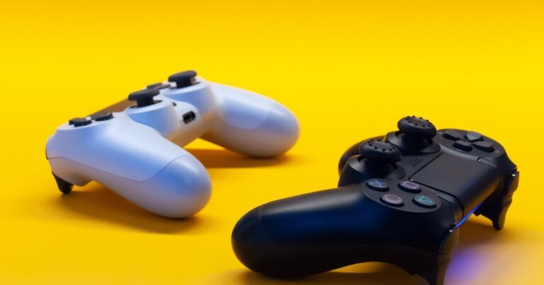 Girls, you need to play Minecraft